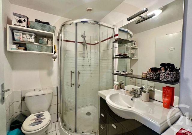 Appartement T2 à vendre - 2 pièces - 76,76 m2 - Bourgoin Jallieu - 38 - RHONE-ALPES