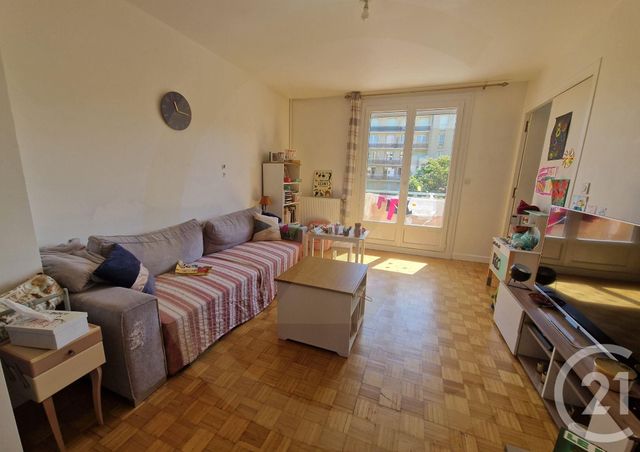 Appartement à vendre - 4 pièces - 67,88 m2 - Bourgoin Jallieu - 38 - RHONE-ALPES