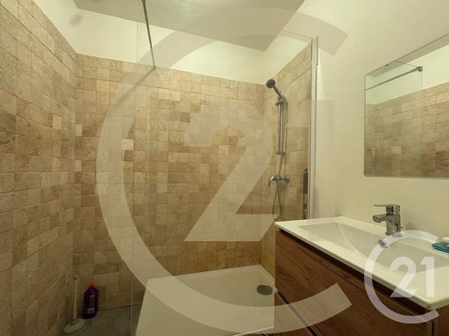 Appartement F1 &agrave; louer - 1 pi&egrave;ce - 20 m2 - Bourgoin Jallieu - 38 - RHONE-ALPES