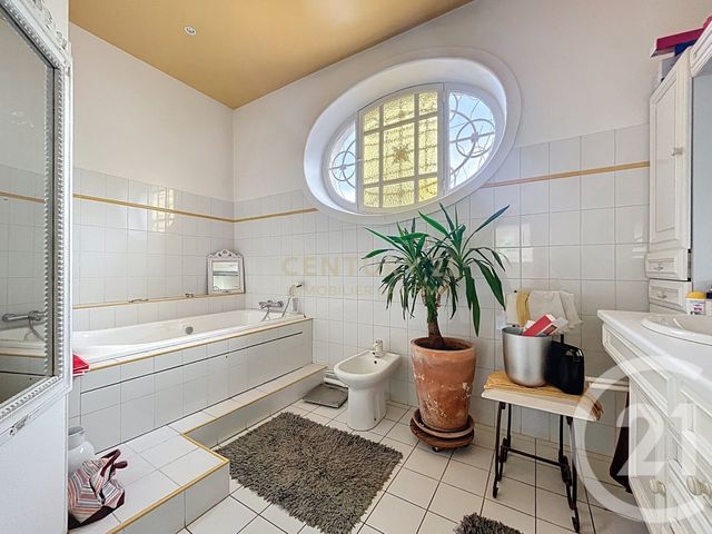 Maison &agrave; vendre - 7 pi&egrave;ces - 220,62 m2 - Bourgoin Jallieu - 38 - RHONE-ALPES