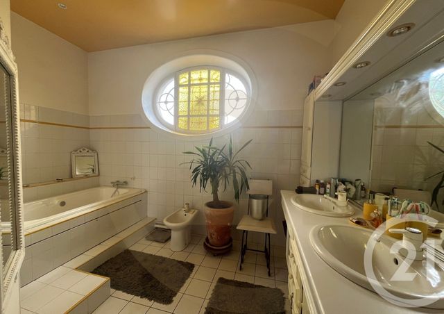 Maison à vendre - 7 pièces - 220,62 m2 - Bourgoin Jallieu - 38 - RHONE-ALPES