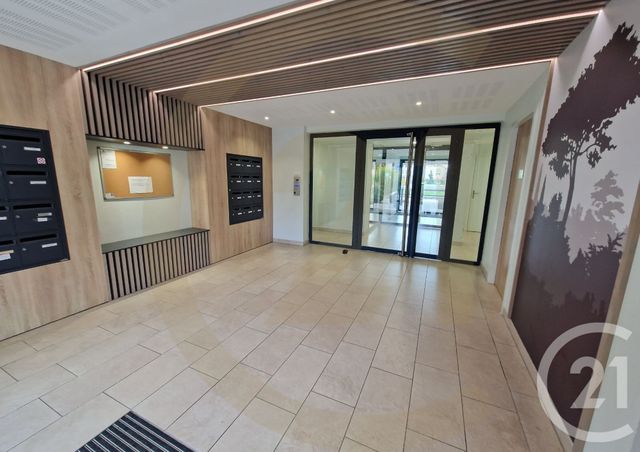 Appartement T2 à vendre - 2 pièces - 43,57 m2 - Bourgoin Jallieu - 38 - RHONE-ALPES