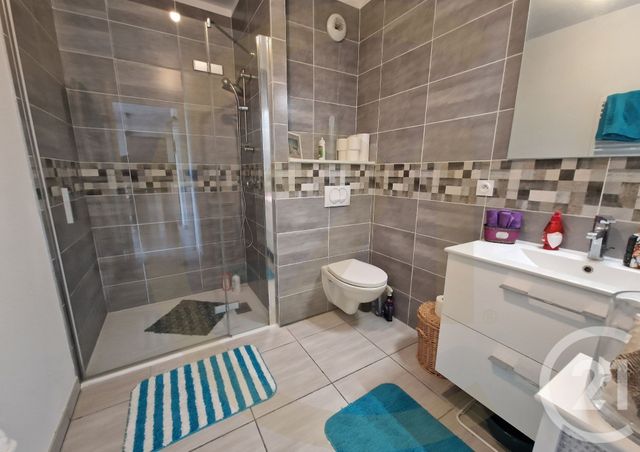 Appartement T2 à vendre - 2 pièces - 43,57 m2 - Bourgoin Jallieu - 38 - RHONE-ALPES