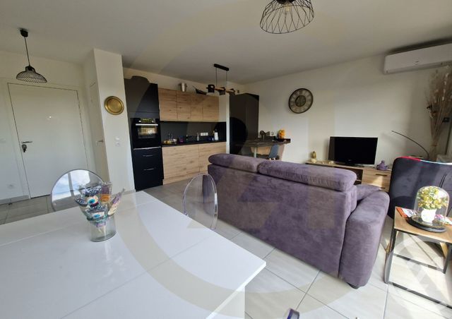 Appartement T2 à vendre - 2 pièces - 43,57 m2 - Bourgoin Jallieu - 38 - RHONE-ALPES