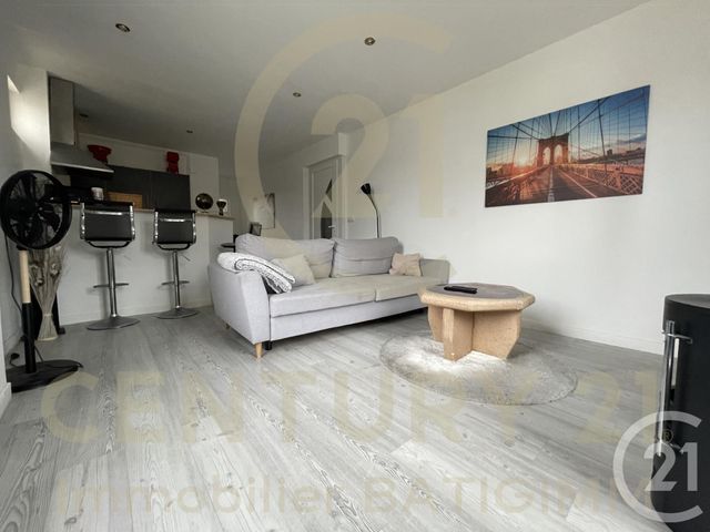 Appartement &agrave; louer - 2 pi&egrave;ces - 42,50 m2 - Bourgoin Jallieu - 38 - RHONE-ALPES