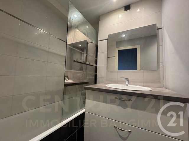 Appartement T4 à louer - 4 pièces - 91,86 m2 - Bourgoin Jallieu - 38 - RHONE-ALPES