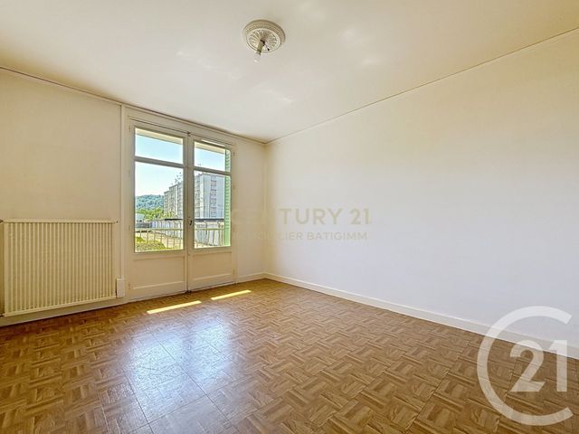 Appartement &agrave; vendre - 3 pi&egrave;ces - 70 m2 - La Tour Du Pin - 38 - RHONE-ALPES