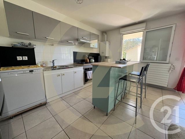 Appartement T3 &agrave; louer - 3 pi&egrave;ces - 67,34 m2 - Bourgoin Jallieu - 38 - RHONE-ALPES