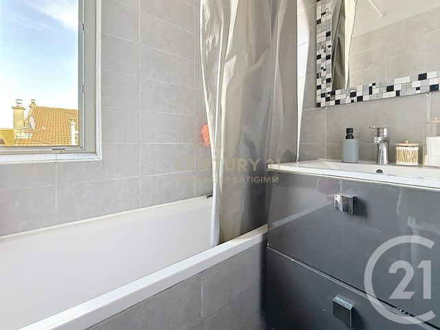 Appartement &agrave; vendre - 2 pi&egrave;ces - 42,05 m2 - Bourgoin Jallieu - 38 - RHONE-ALPES
