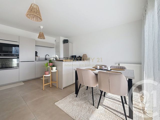 Appartement T3 &agrave; vendre - 3 pi&egrave;ces - 62 m2 - L Isle D Abeau - 38 - RHONE-ALPES