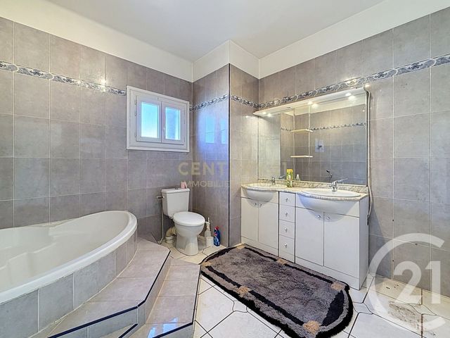 Maison &agrave; vendre - 8 pi&egrave;ces - 253,13 m2 - Bourgoin Jallieu - 38 - RHONE-ALPES