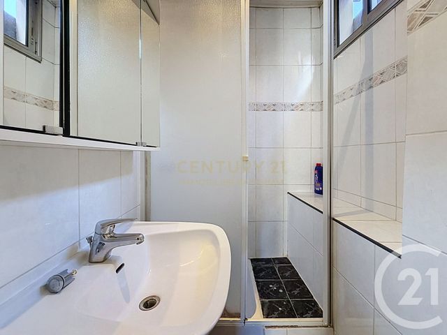 Maison &agrave; louer - 5 pi&egrave;ces - 180 m2 - Bourgoin Jallieu - 38 - RHONE-ALPES