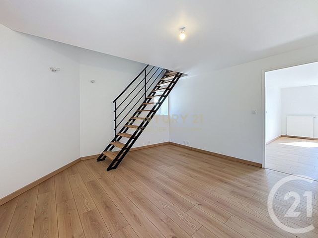 Maison &agrave; louer - 4 pi&egrave;ces - 111,80 m2 - Bourgoin Jallieu - 38 - RHONE-ALPES