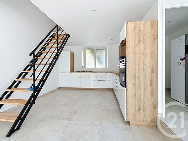 Maison &agrave; louer - 4 pi&egrave;ces - 111,80 m2 - Bourgoin Jallieu - 38 - RHONE-ALPES