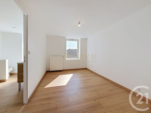Maison &agrave; louer - 4 pi&egrave;ces - 111,80 m2 - Bourgoin Jallieu - 38 - RHONE-ALPES